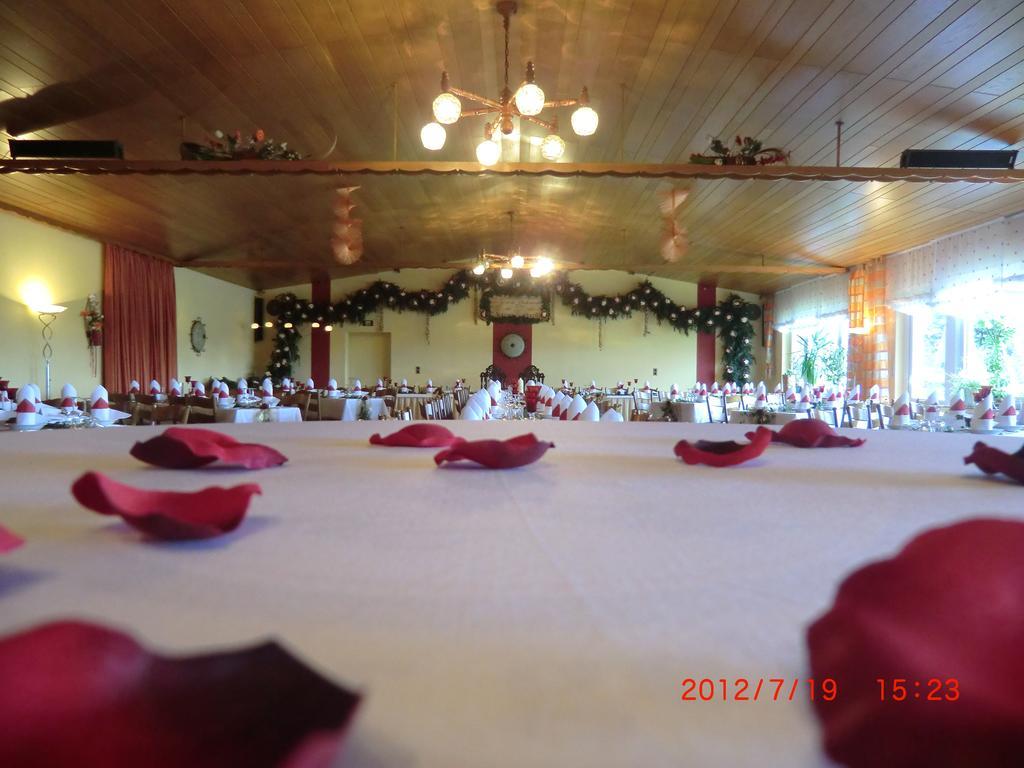 Hotel Restaurant Jonkhans ريز المظهر الخارجي الصورة