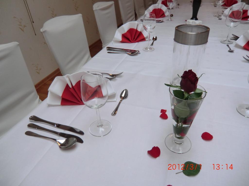Hotel Restaurant Jonkhans ريز المظهر الخارجي الصورة